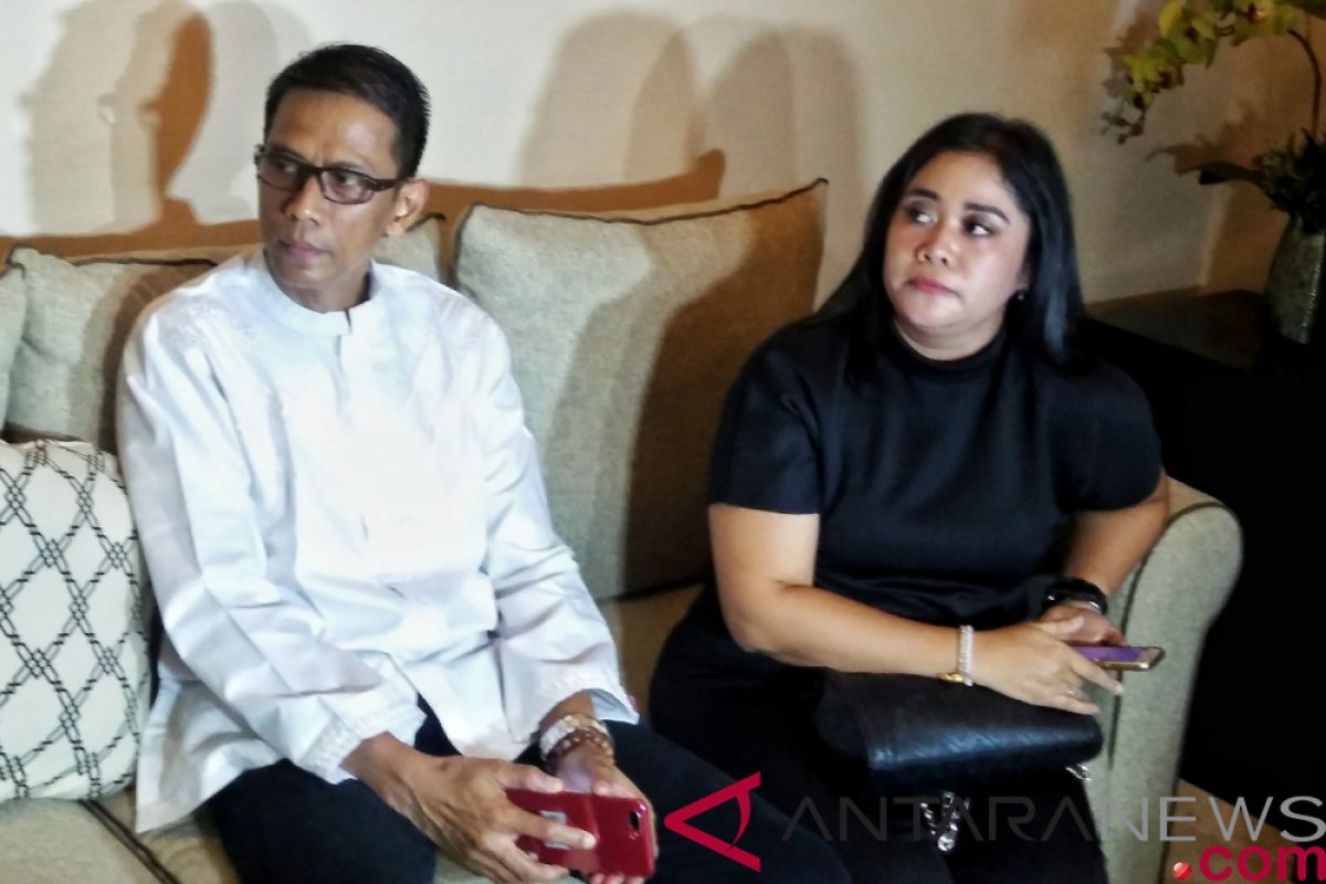 Klarifikasi ayah Vanessa Angel soal tuduhan kuasai penghasilan