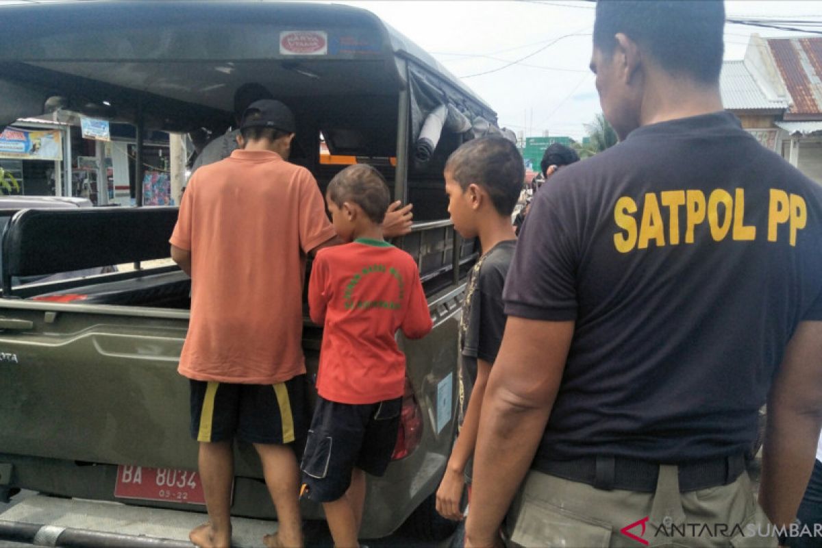 Meresahkan masyarakat, empat anak di Pariaman diamankan Satpol PP