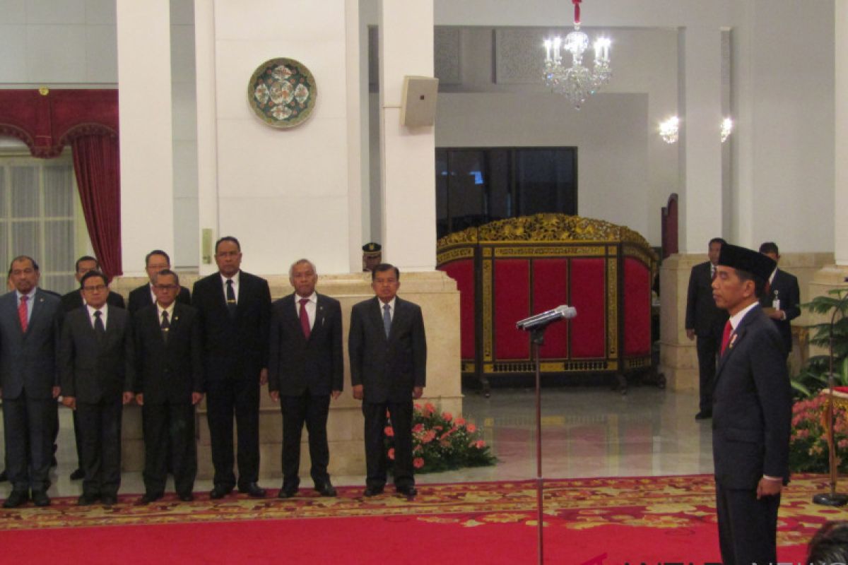 Jokowi tegaskan BNPB tetap di bawah Presiden