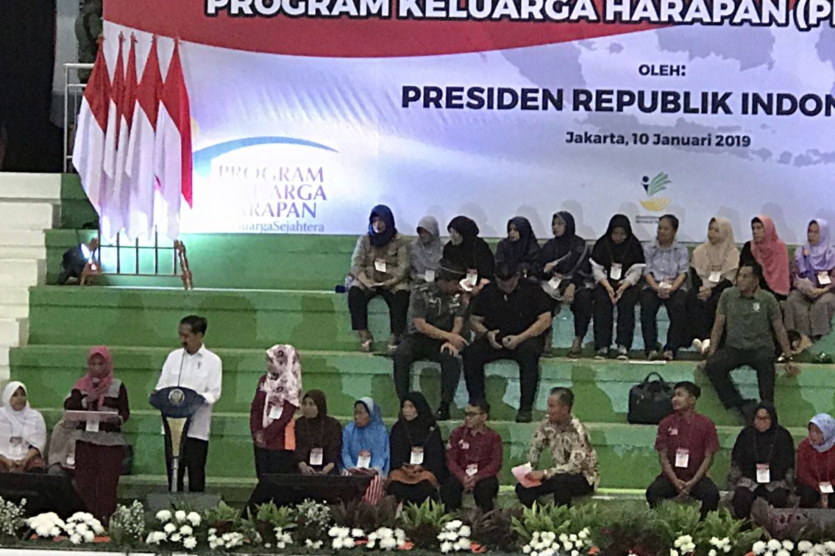 Jokowi ingin beri kejutan untuk keluarga penerima PKH