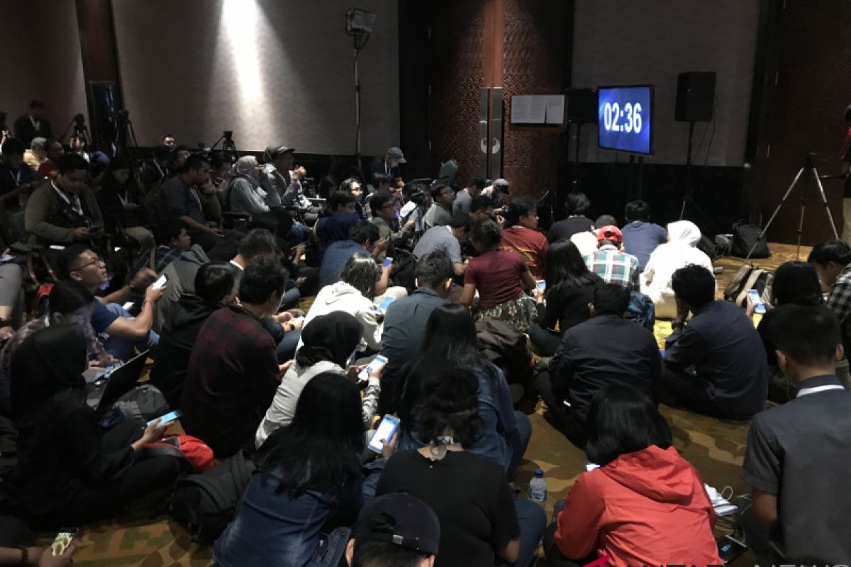 Ratusan wartawan nonton bareng debat capres di Hotel Bidakara