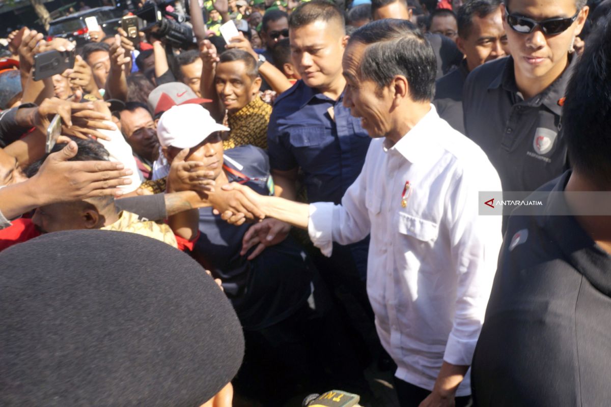Kedatangan Jokowi Disambut Hangat Warga Tulungagung