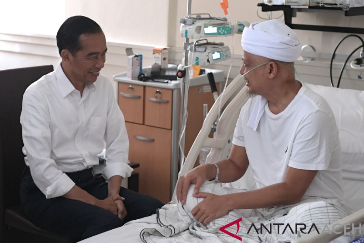 Presiden Jokowi jenguk Ustadz Arifin Ilham di RSCM