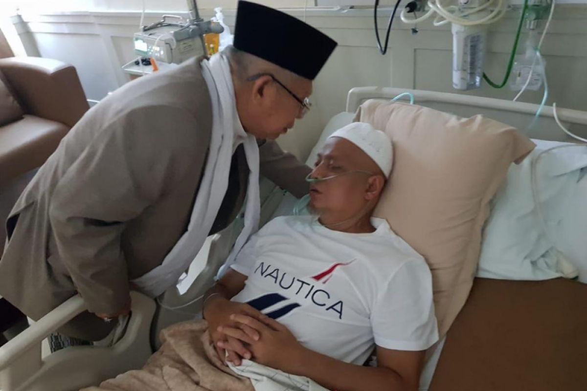 Jenguk Arifin Ilham, Ma'ruf Amin doakan cepat sembuh