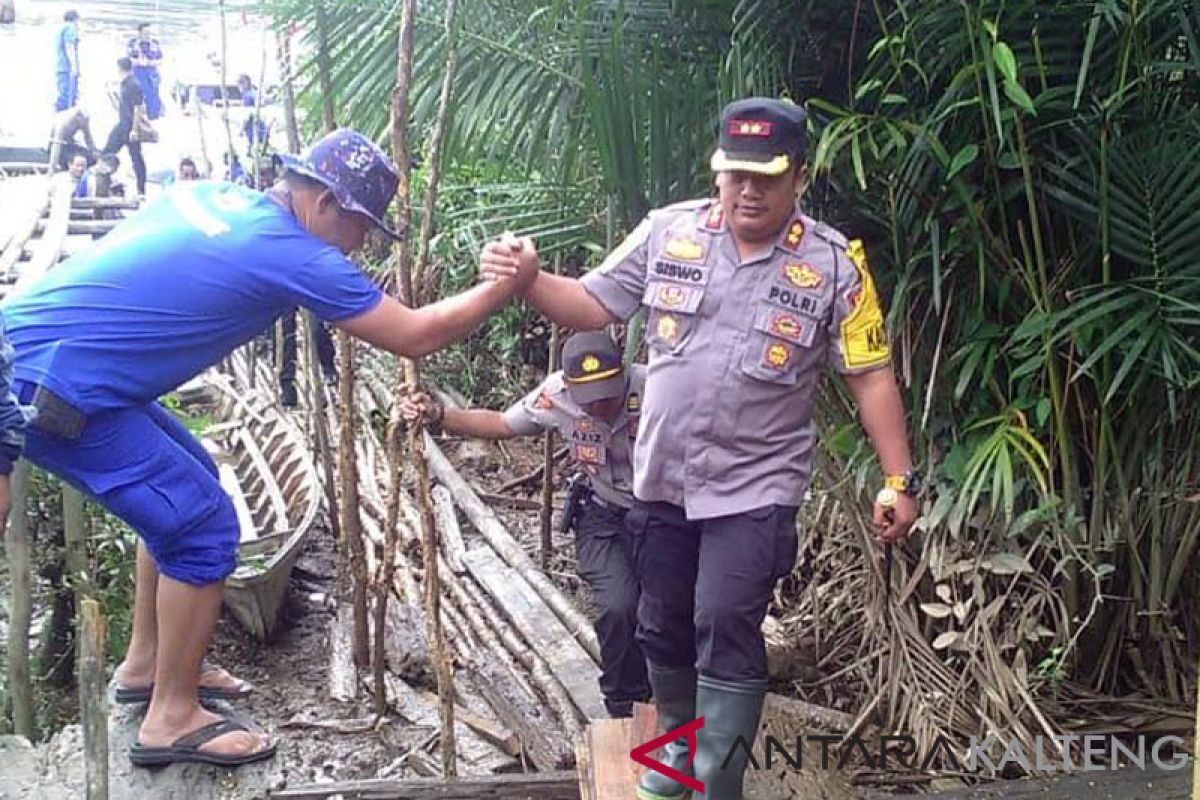 Kapolres Pulpis turun tangan bedah rumah warga tidak mampu