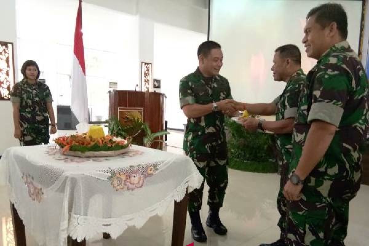 Kasdam Cenderawasih minta personel penerangan lebih profesional