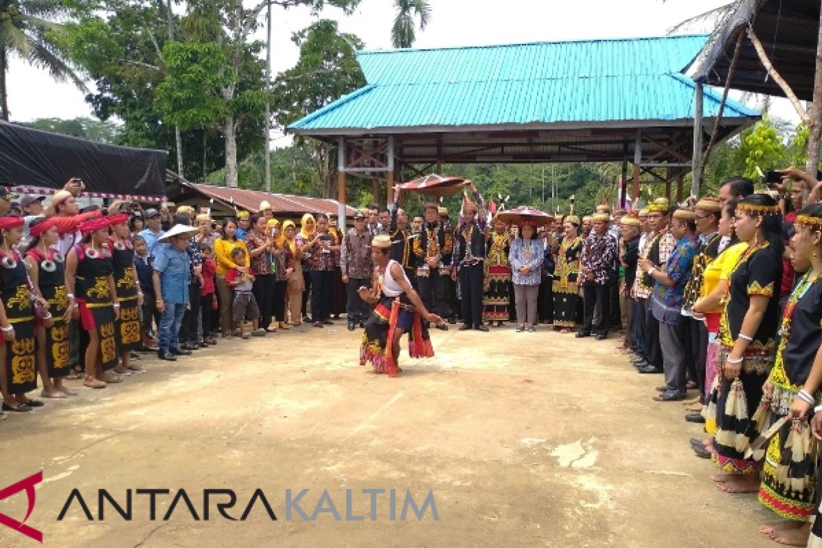 Bupati Minta Masyarakat Pelihara Lamin Adat