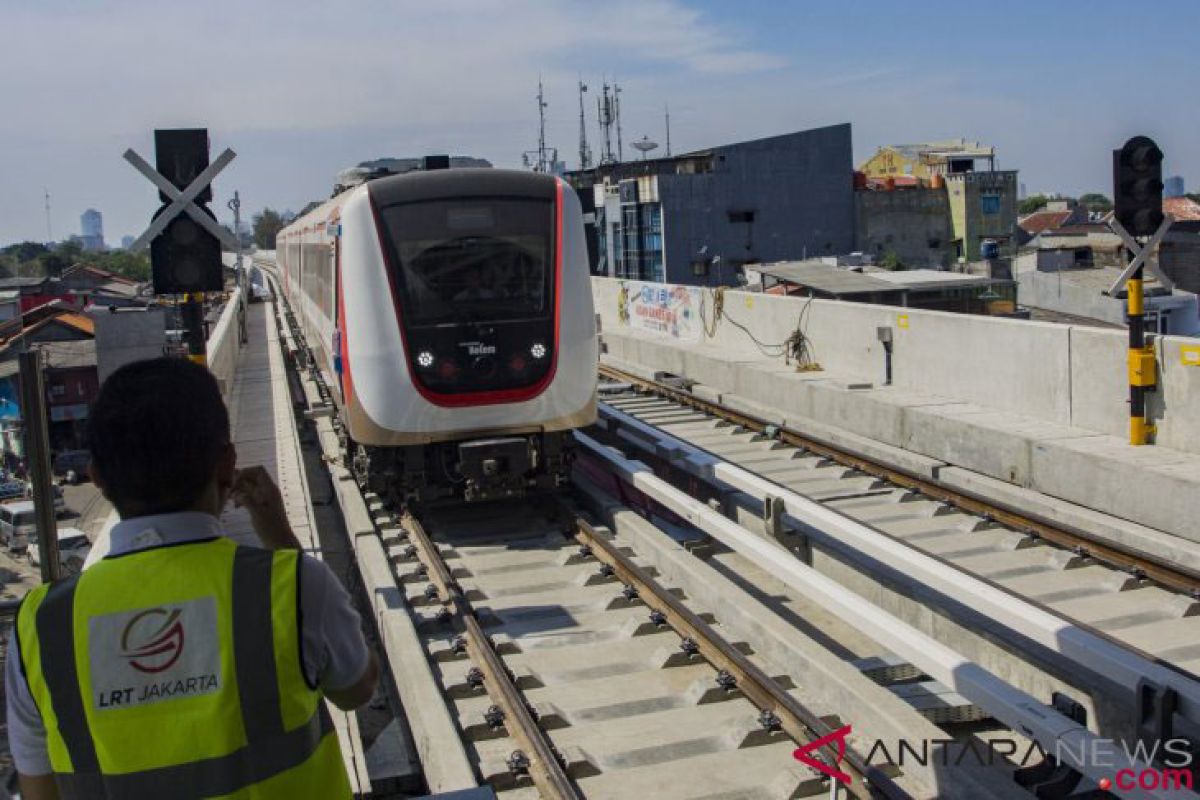 Konstruksi LRT Jakarta hampir siap 100 persen
