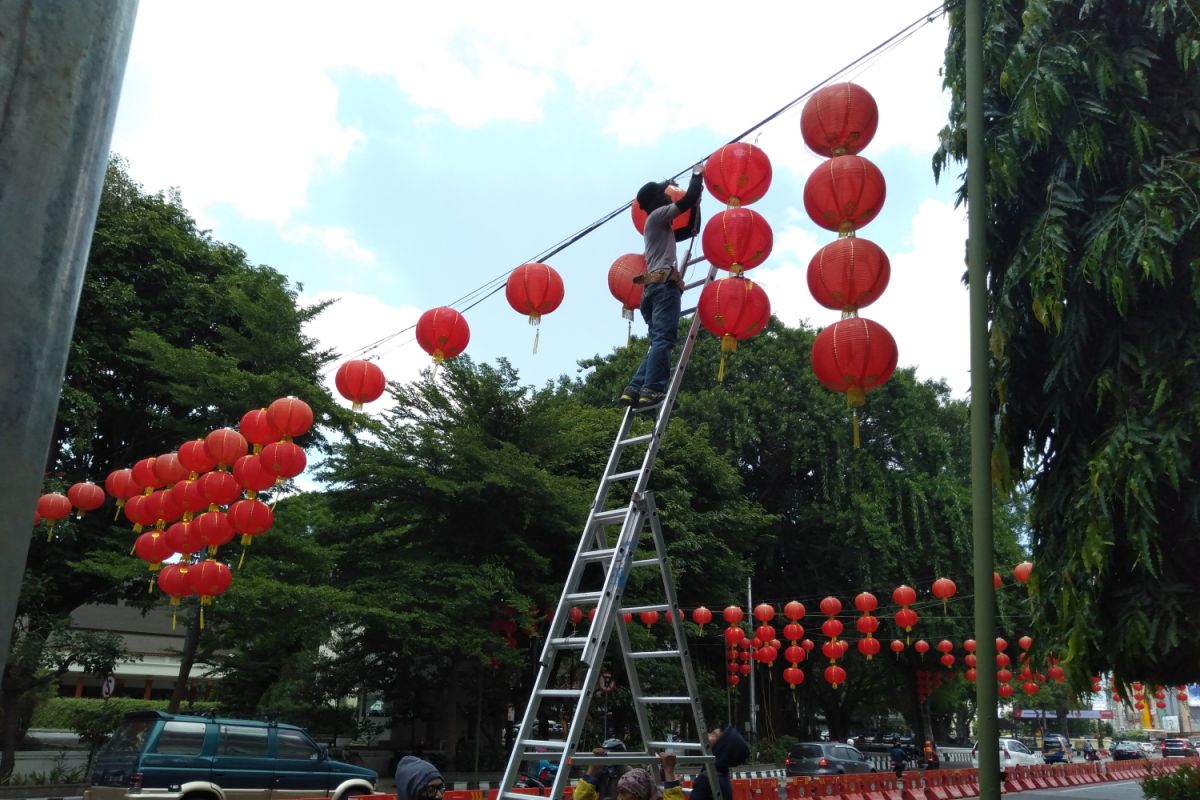 Ribuan lampion di Solo jadi tempat swafoto menarik