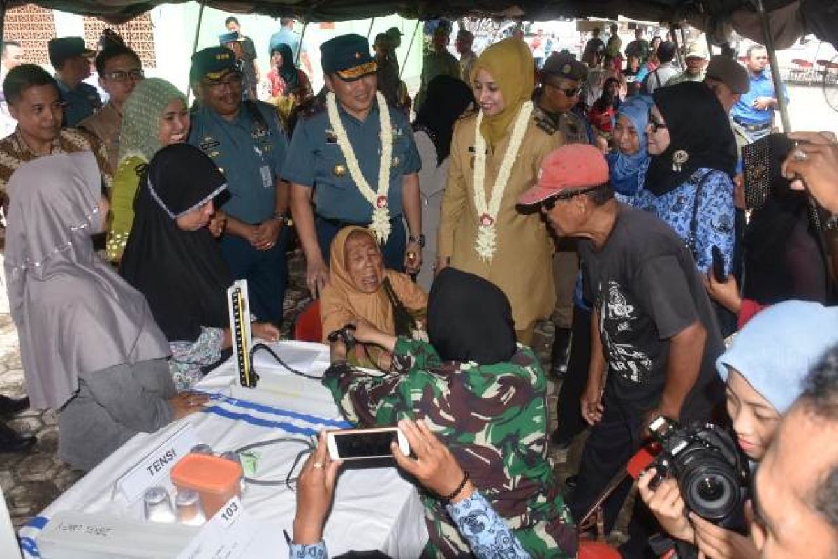 Peringati HUT ke-69, Lantamal V Gelar Bakti Sosial Kesehatan di Jember