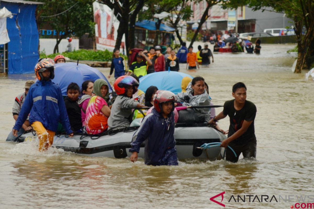 Bulog siapkan 20 ton beras untuk korban banjir di Sulawesi Selatan