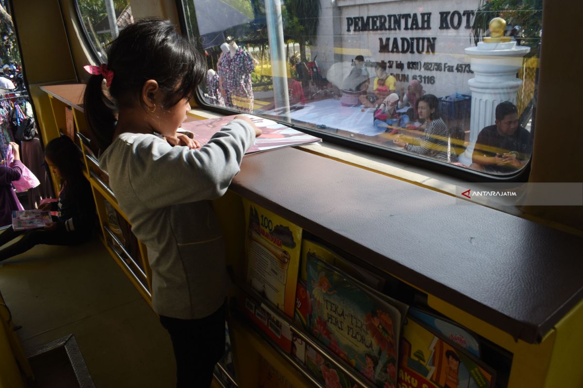 Perpustakaan Kota Madiun mudahkan layanan melalui aplikasi 