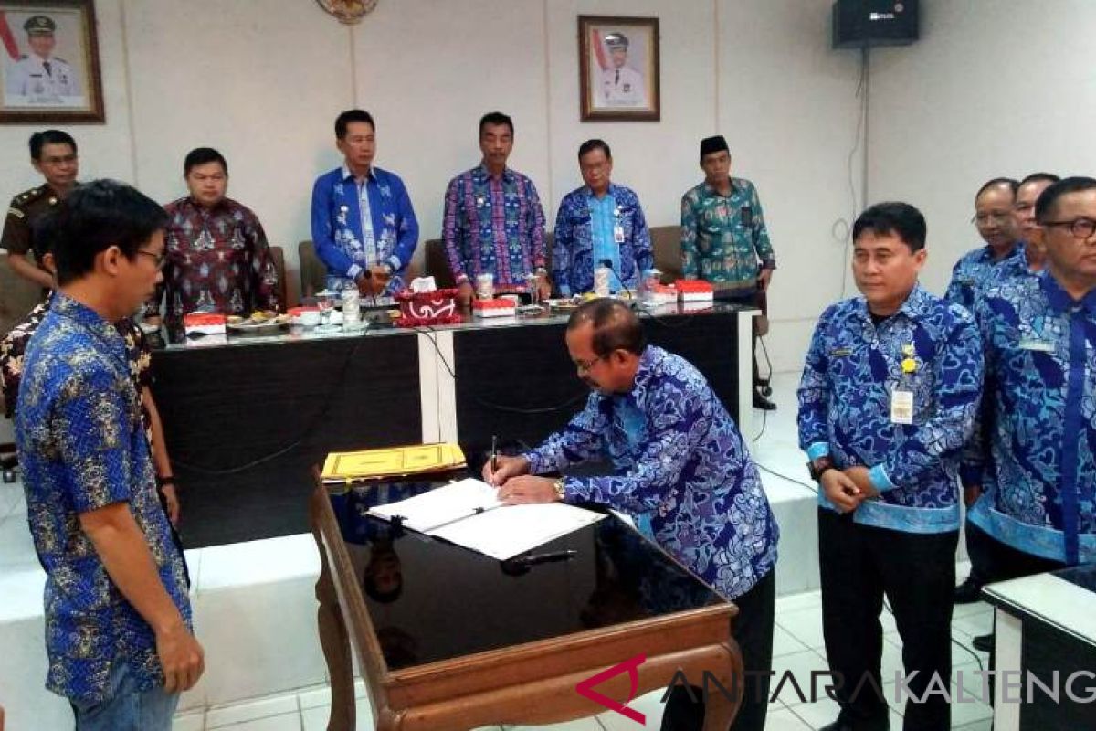 Pemkab Barito Utara tandatangani kontrak pengadaan barang/jasa