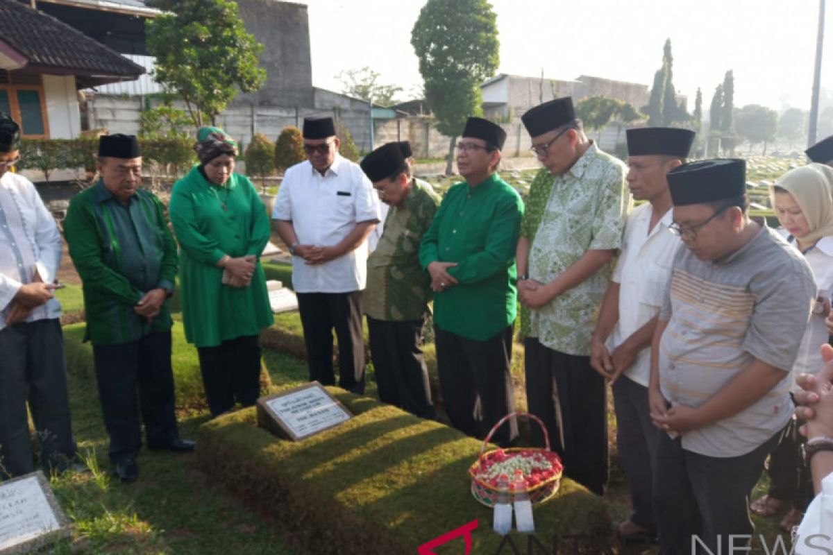 Pengurus harian PPP ziarah ke makam pendiri partai