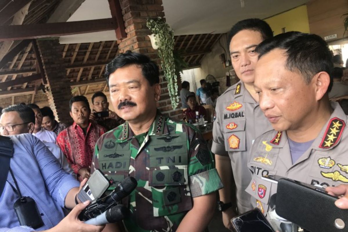 Panglima TNI dan Kapolri tiba di Papua untuk kunjungan kerja 6 jam