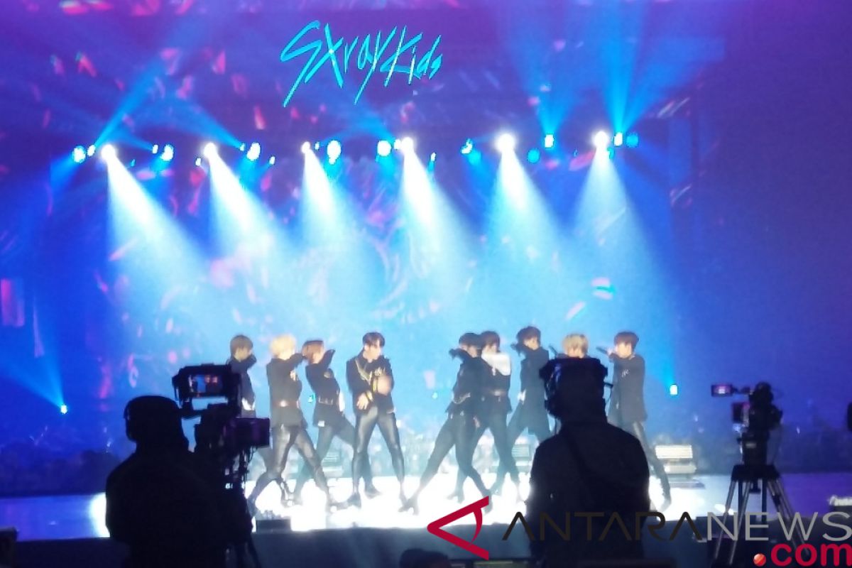 Stray Kids tepati janjinya pada konser solo perdana di Indonesia