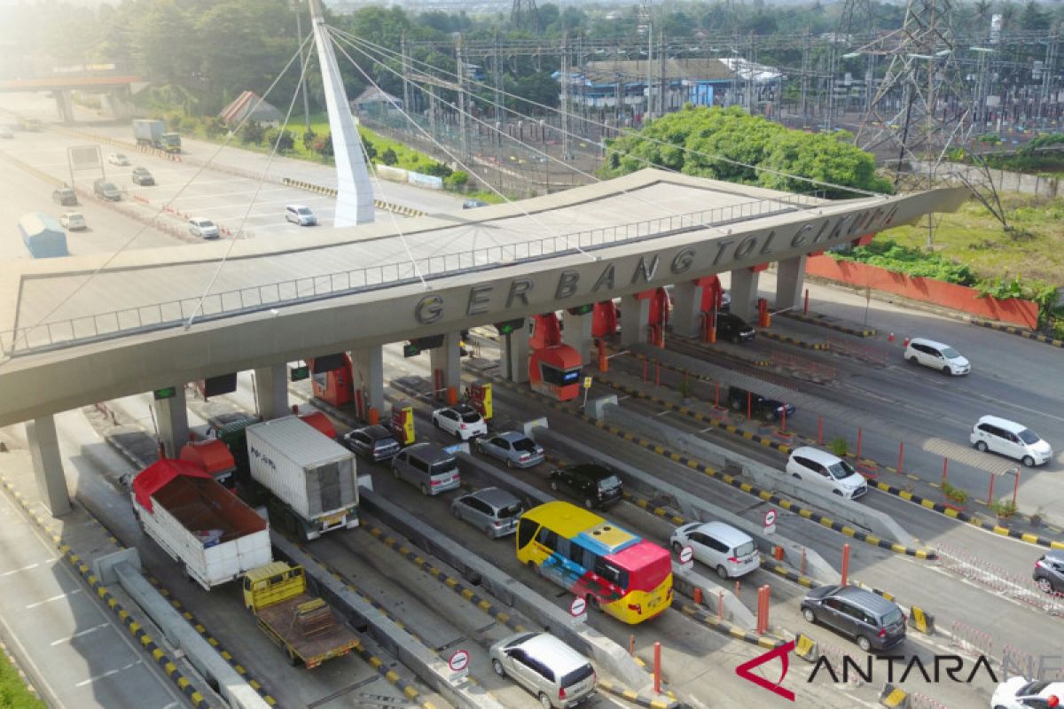 Lalu lintas tol Tangerang-Merak normal pasca-tsunami Selat Sunda