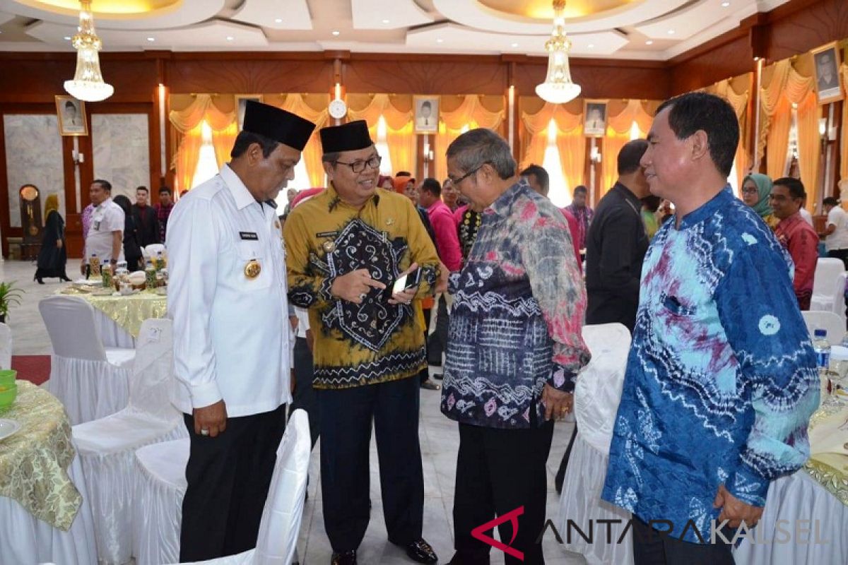 Ansharuddin promotes potentially rare local fruit of Balangan