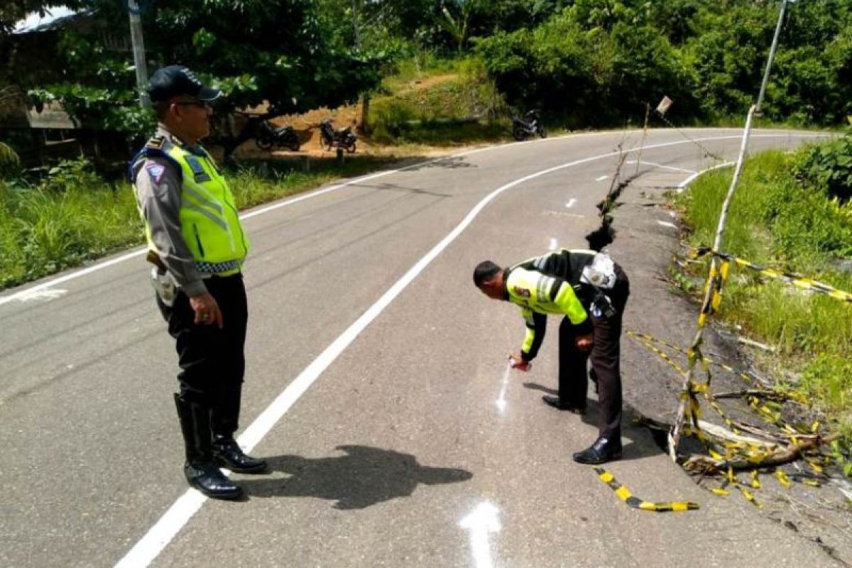 Satlantas Polres Barito Utara pasang rambu imbauan