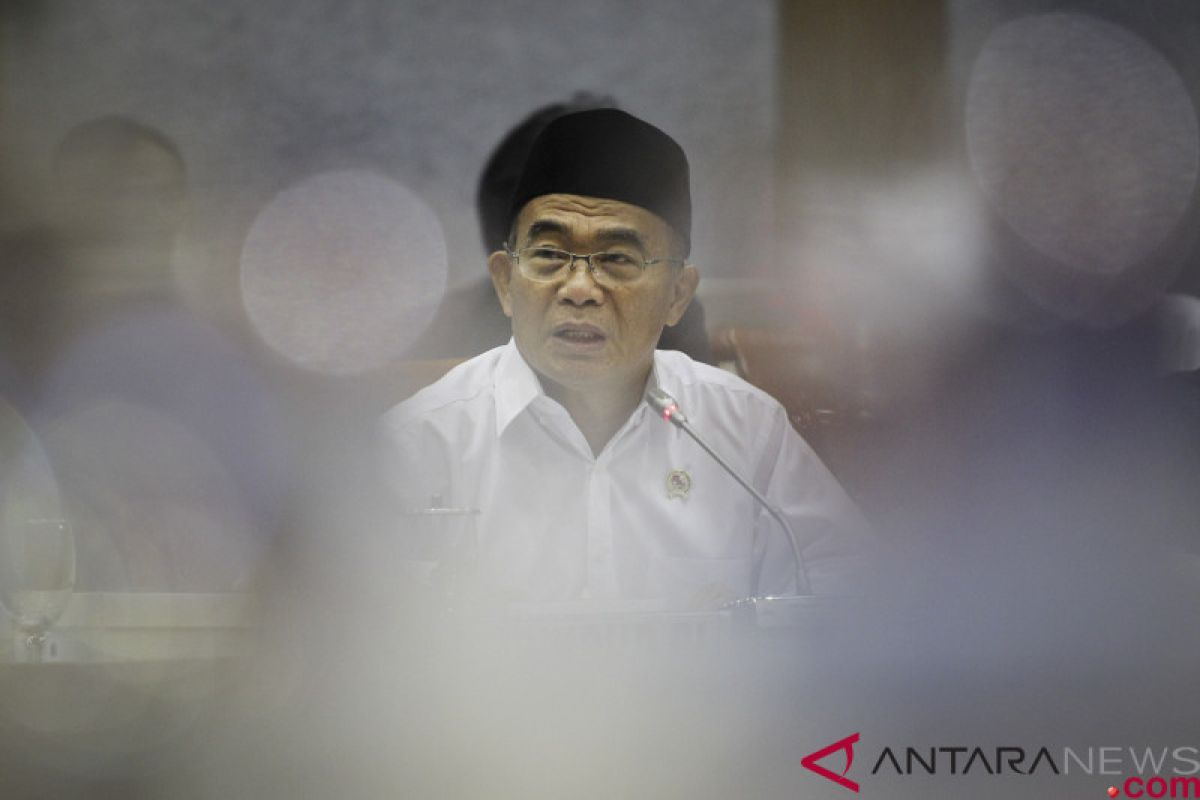 Mendikbud minta pemerintah daerah hentikan pengalihtugasan guru