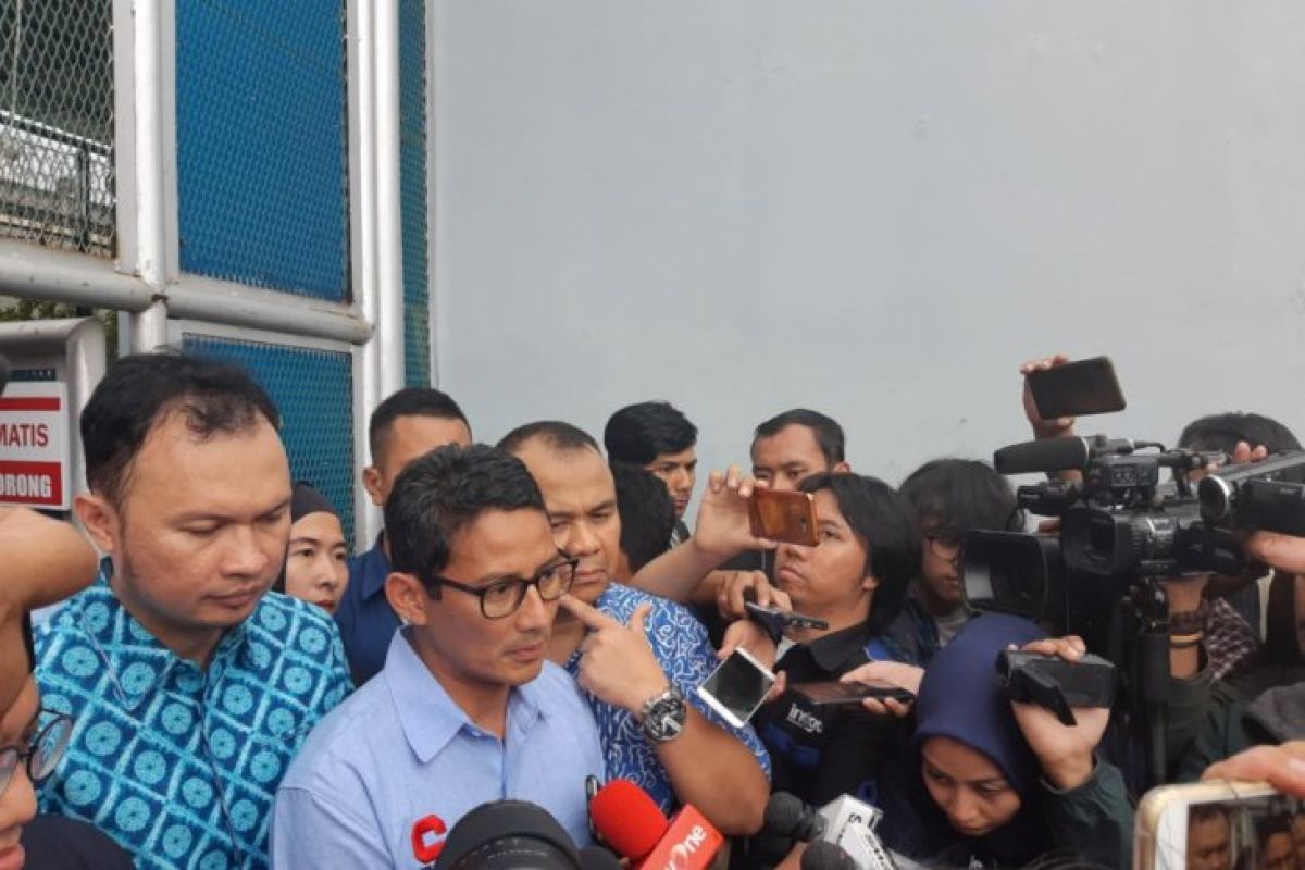 Sandiaga Uno kunjungi Ahmad Dhani di Rutan Cipinang