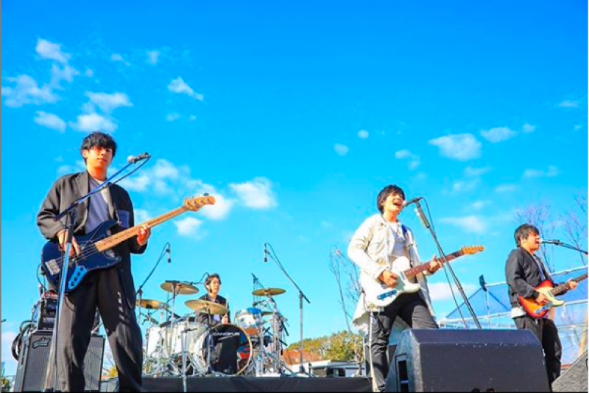 Band rock flumpool kembali setelah 13 bulan hiatus
