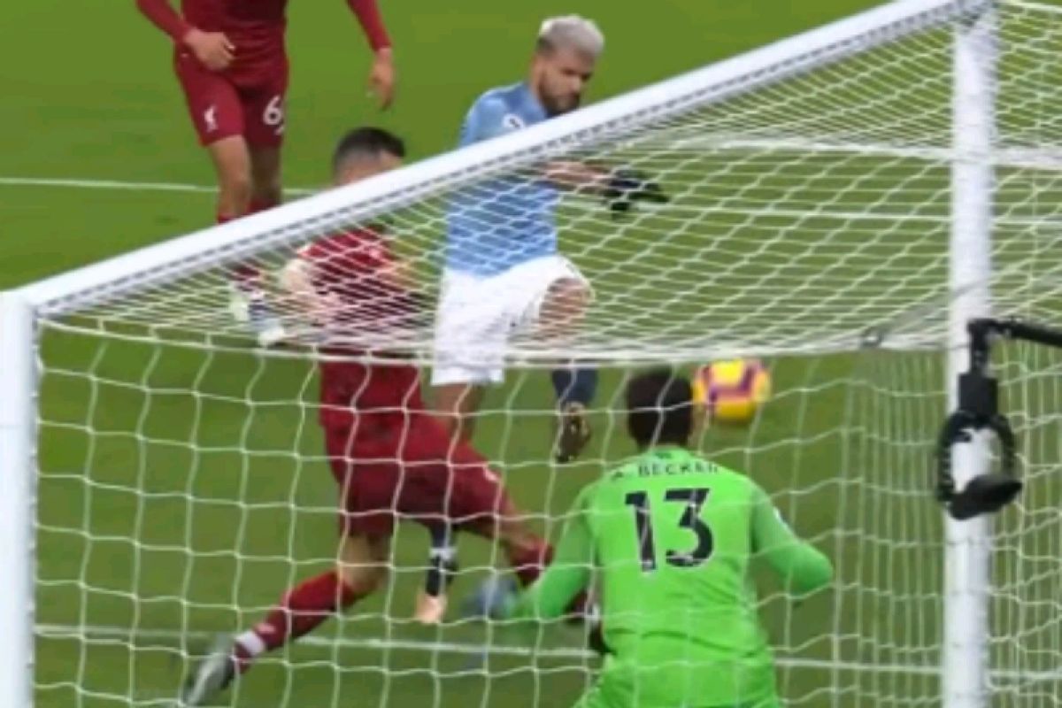 City paksakan kekalahan perdana Liverpool 2-1