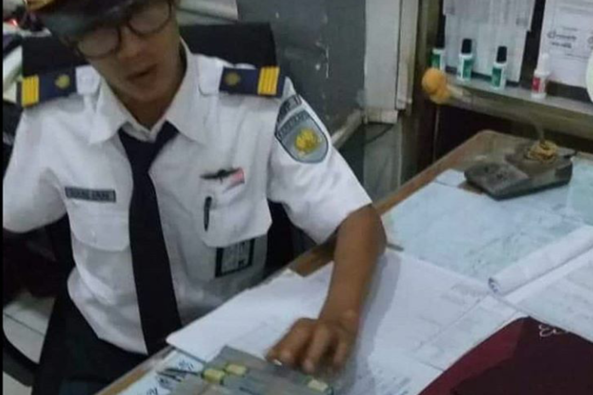 Tas berisi uang Rp40 juta ditemukan di KRL Tanah Abang-Serpong