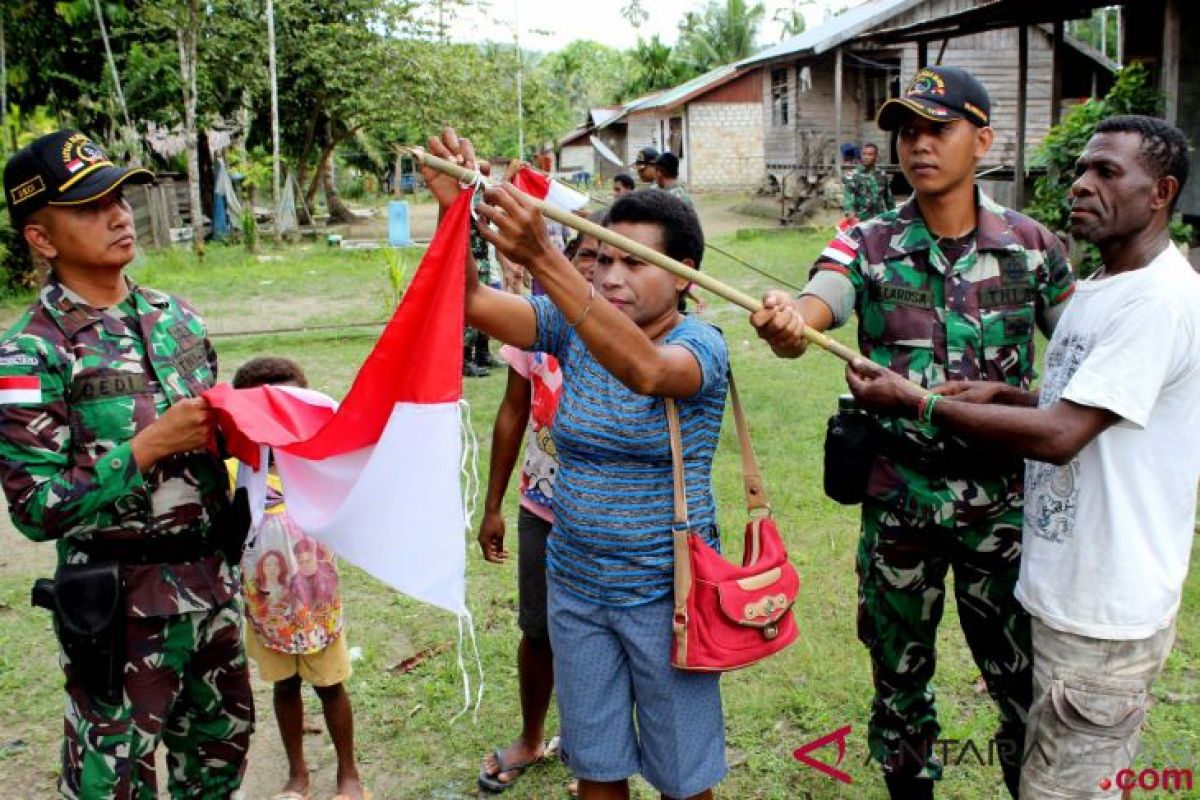 Tujuh warga tertimpa atap rumah di Keerom Papua dievakuasi prajurit TNI