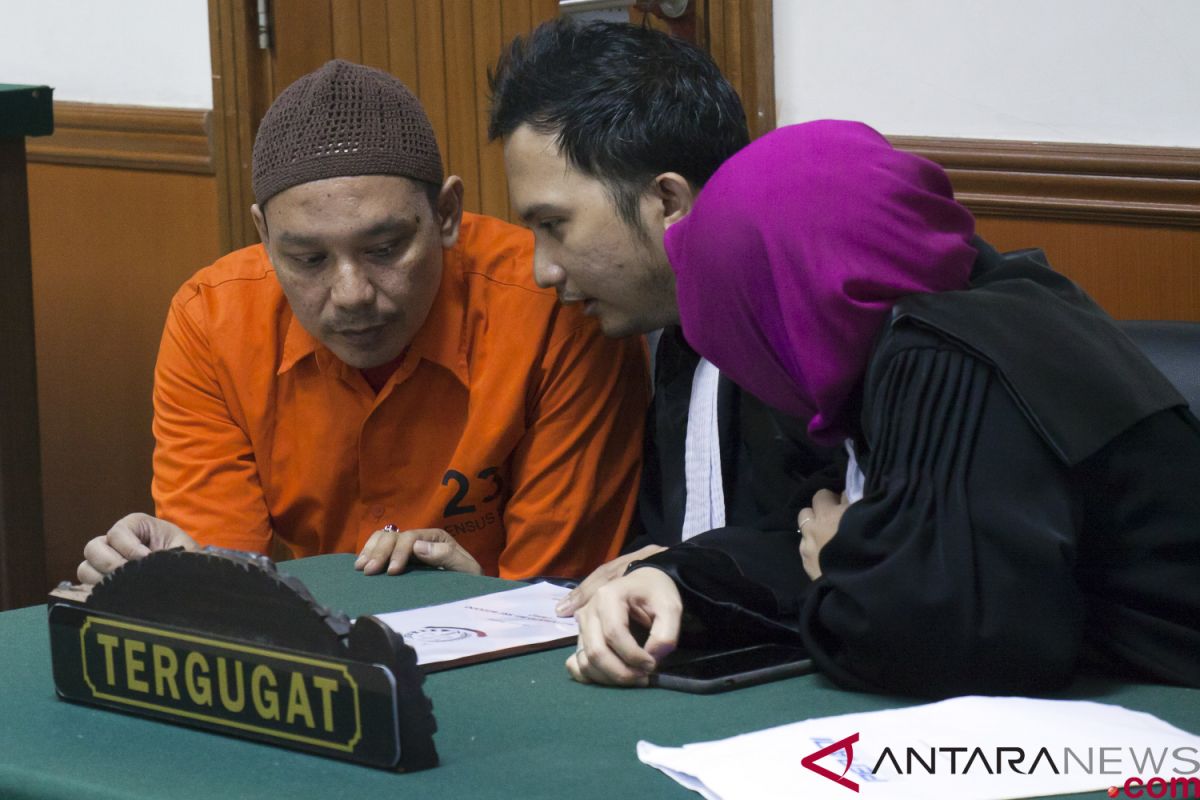 Anggota JAD Blitar tawarkan pembelian senjata api