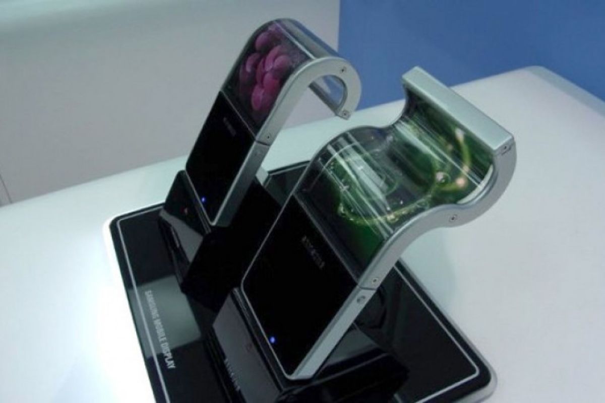 LG patenkan smartphone layar lipat