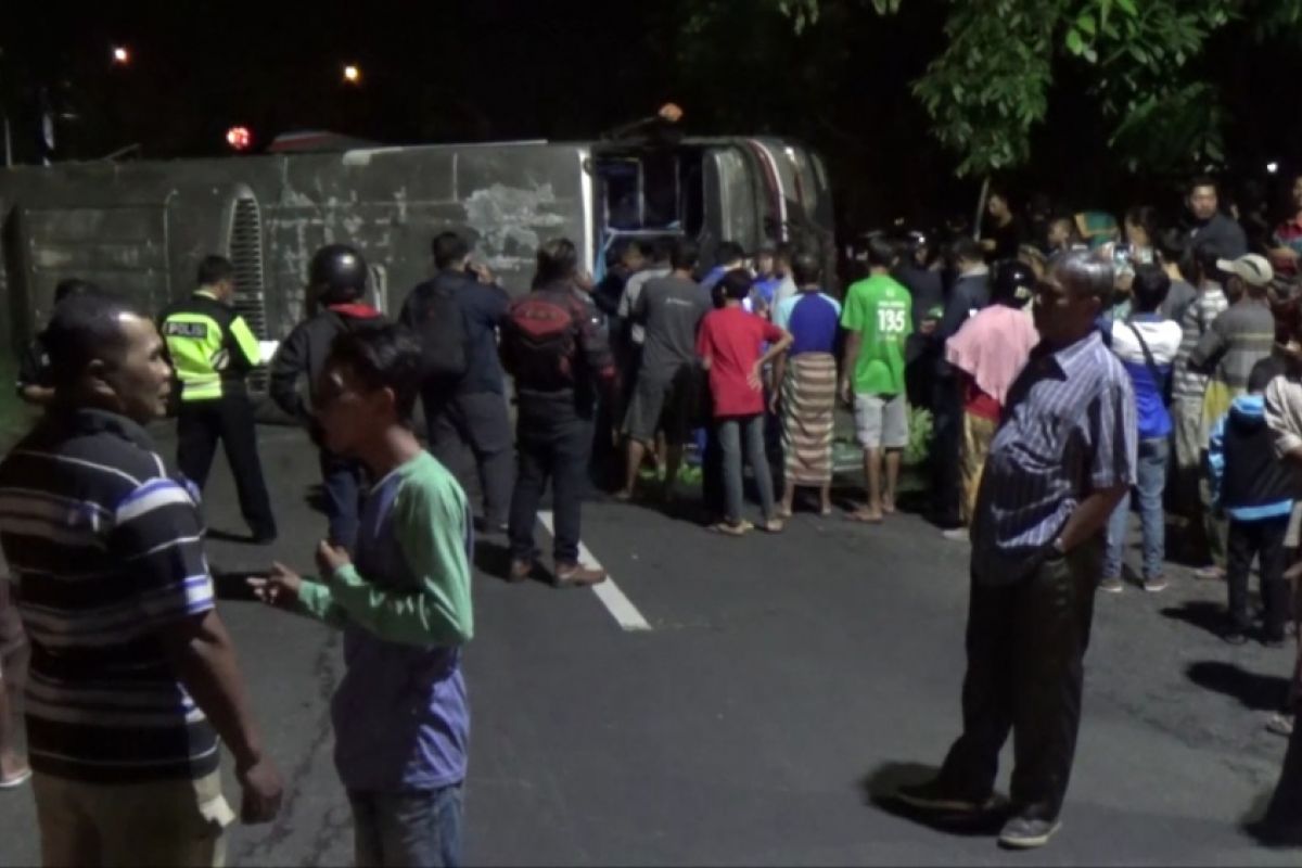 Bus Sumber Selamat Terguling di Madiun, Enam Korban Terluka