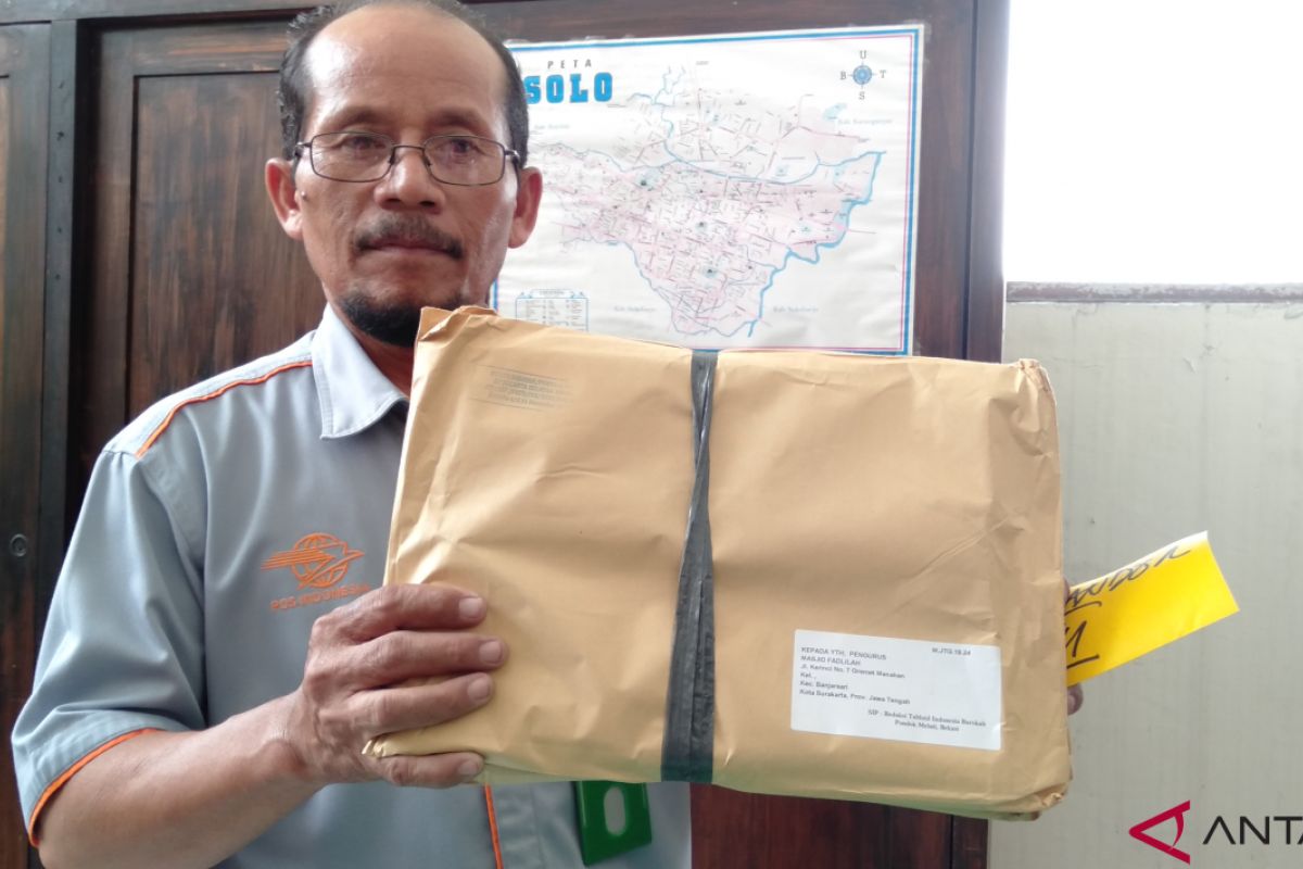 Kantor Pos Gladak Surakarta tahan 550 sampul Indonesia Barokah