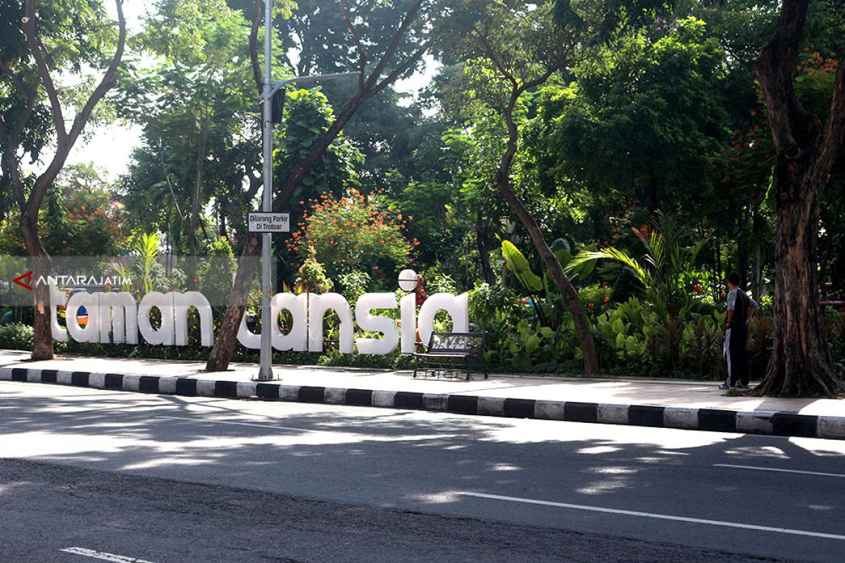 Pemkot Surabaya Manfaatkan Taman Lansia dan Paliatif untuk Pemeriksaan Kesehatan Gratis