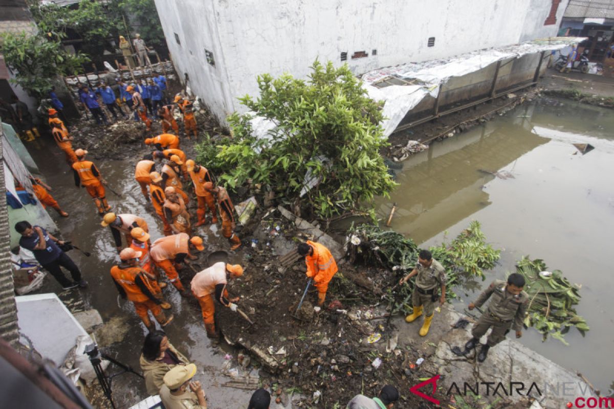 Jaksel berencana membuat turap untuk atasi tanggul jebol