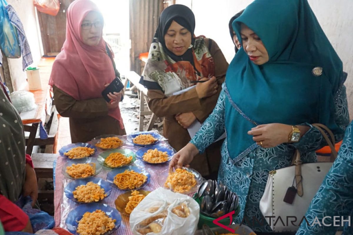 PKK Aceh Tengah gandeng BPOM sidak jajanan sekolah