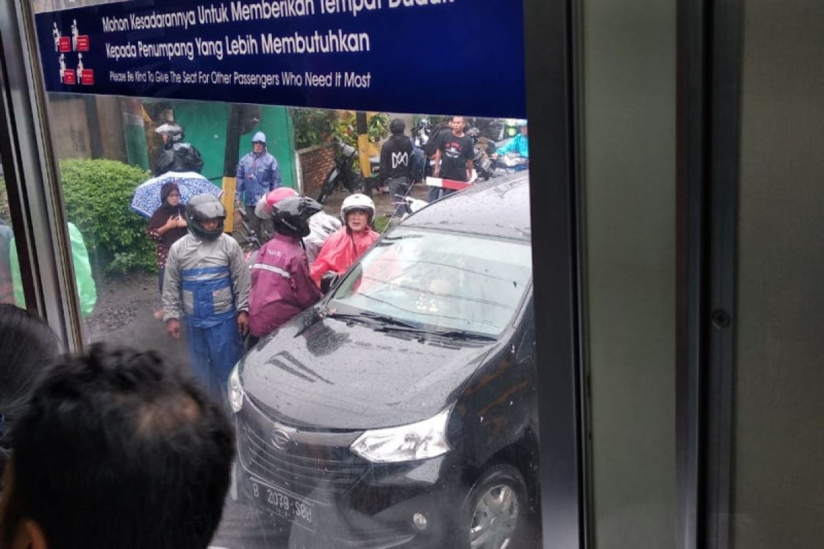 Terobos perlintasan kereta, dua pengendara motor meninggal dunia