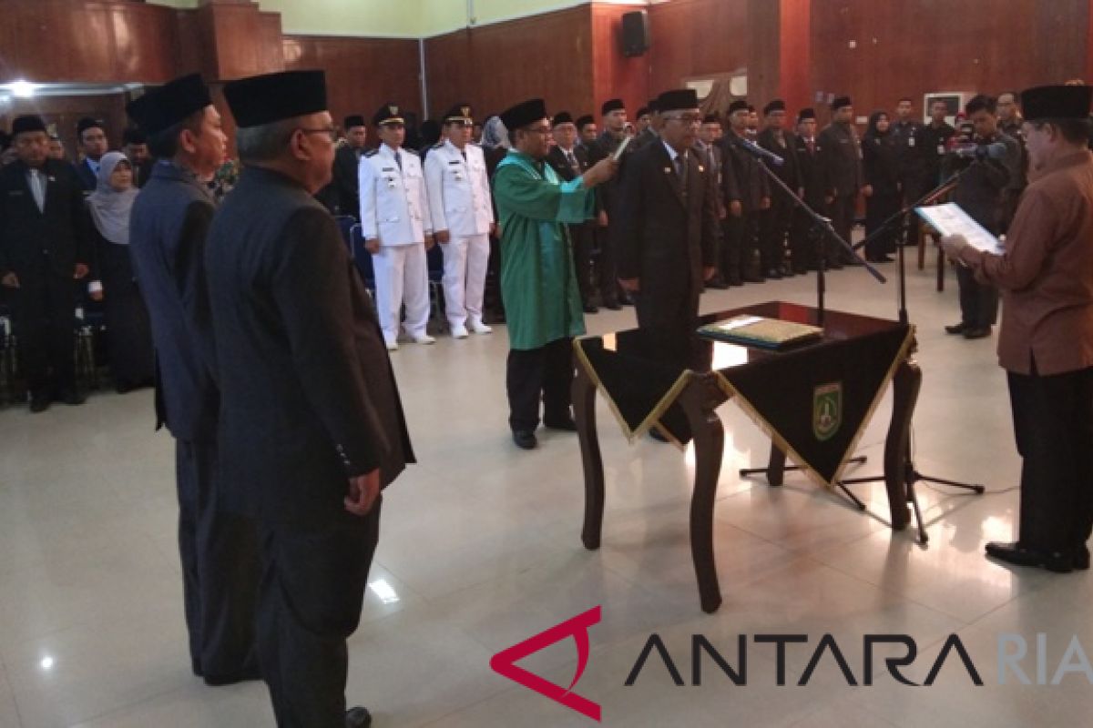 Walikota Lantik Hamdan Sebagai Penjabat Sekretaris Daerah Dumai