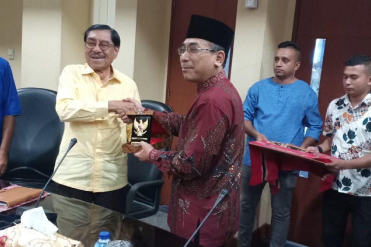 Penyelesaian konflik Maluku harus masuk kebijakan politik LN