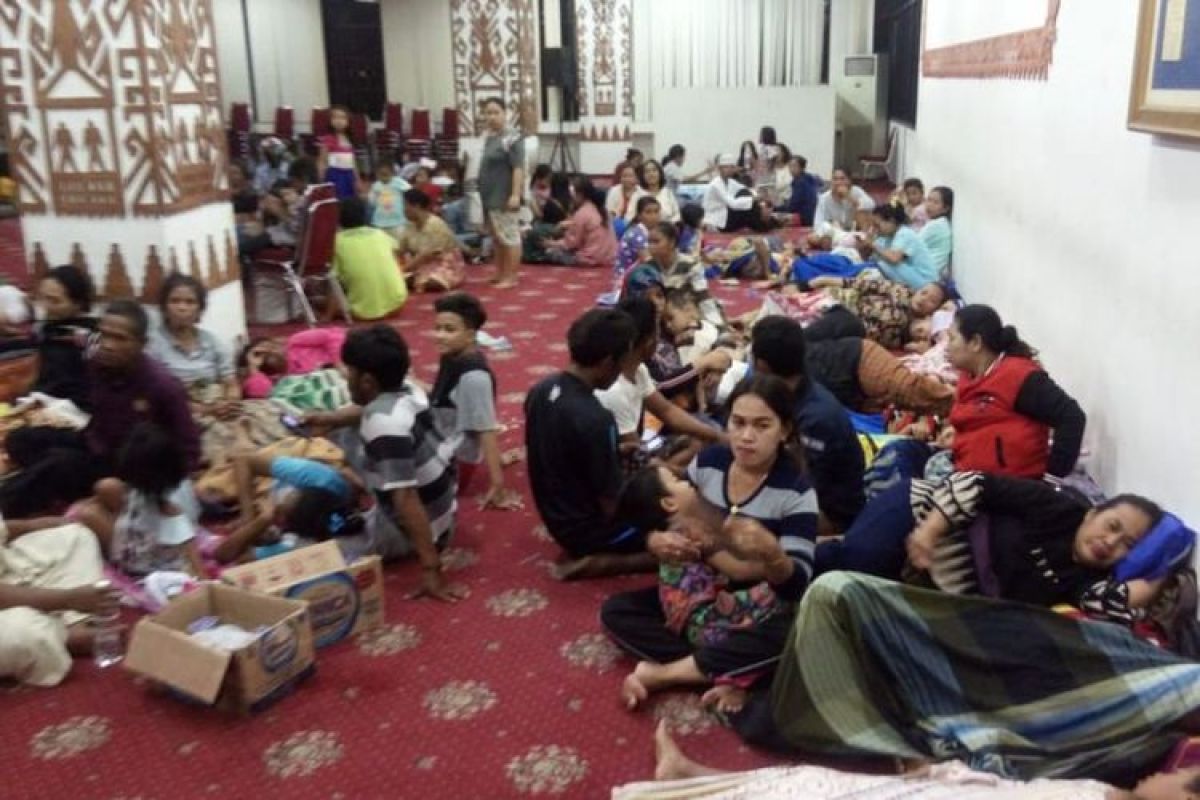 Warga pulau Sebesi Provinsi Lampung kembali ke rumah setelah mengungsi