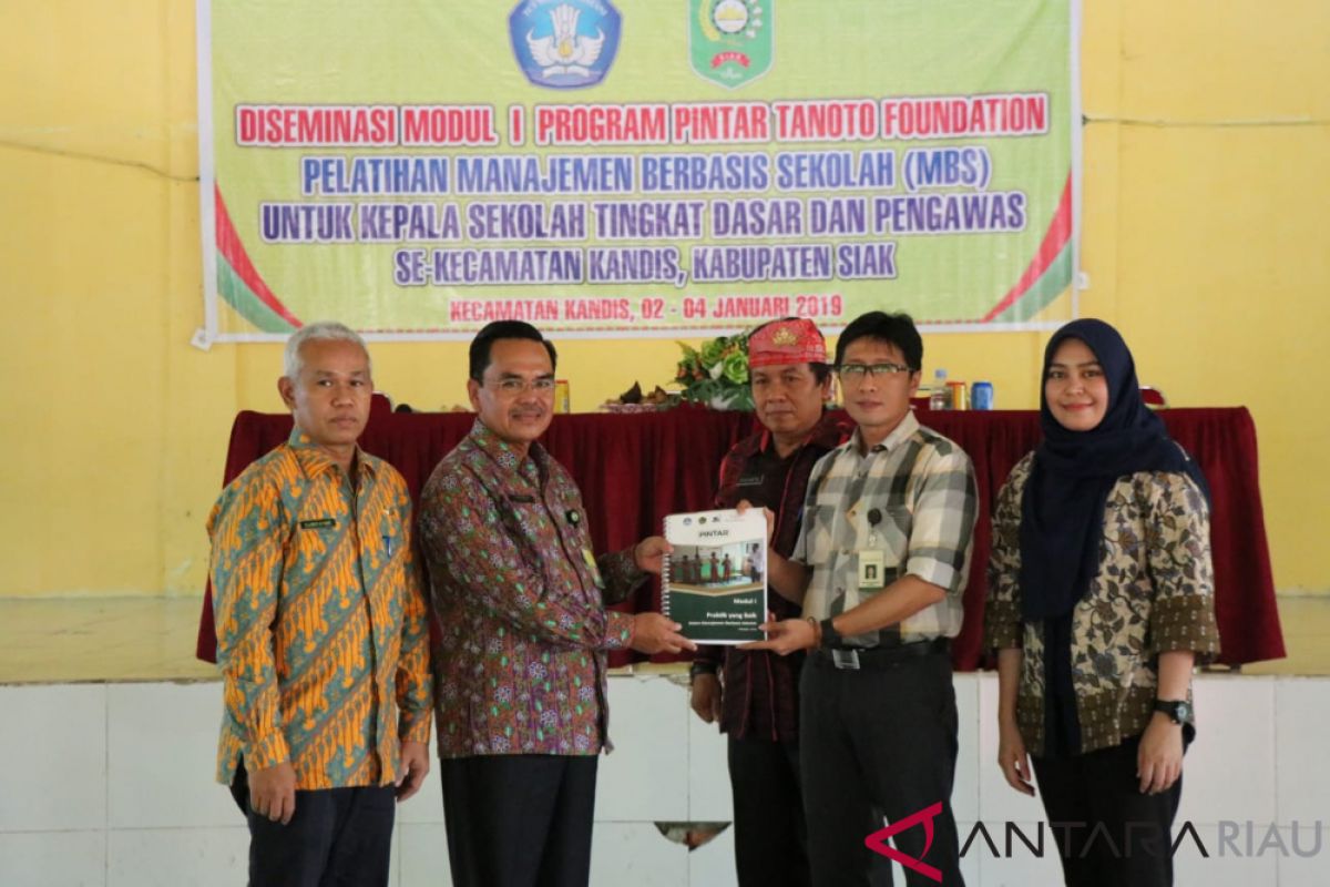 Siak jadi kabupaten pertama adopsi program "PINTAR" di Indonesia