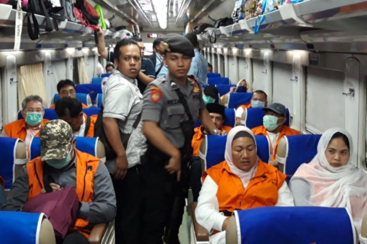 KPK gunakan kereta untuk bawa 12 anggota DPRD Malang