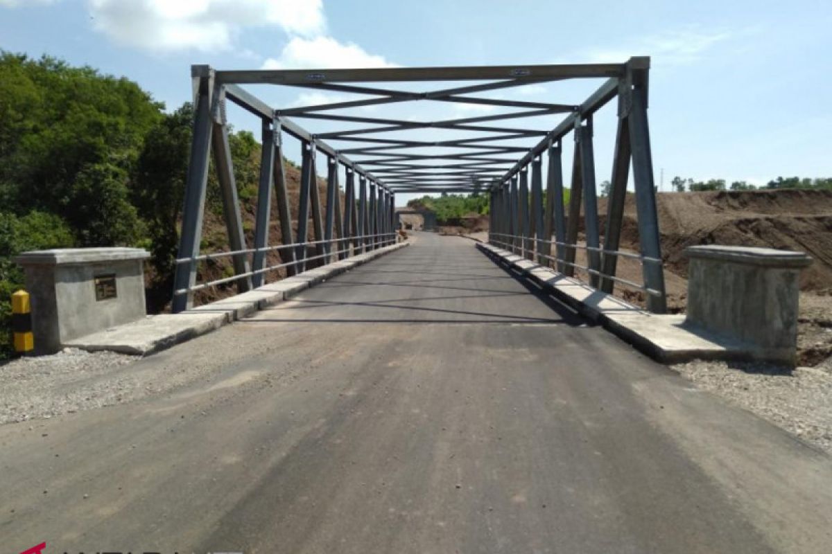 Jembatan Antarnegara resmi beroperasi