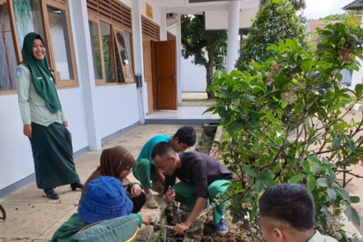 Polbangtan Bogor targetkan 1.000 lubang biopori