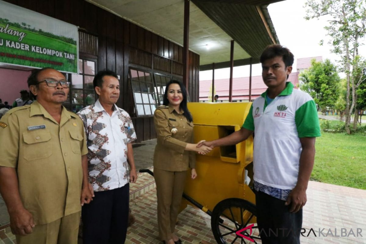 Rp8 miliar untuk Alsintan, program Landak jadikan petani yang modern