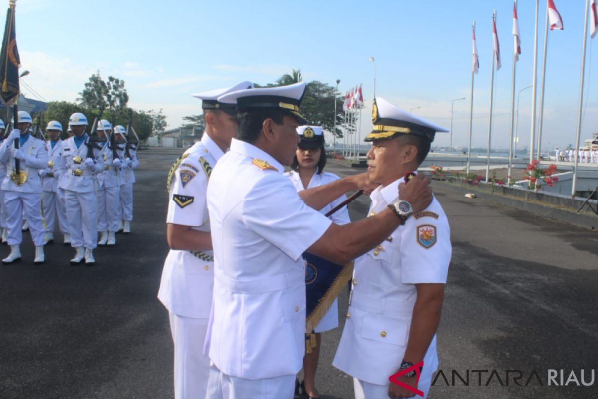 Letkol Wahyu Dili Resmi Nakhodai Lanal Dumai