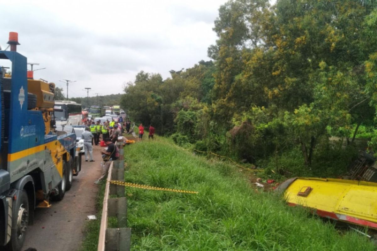 Kecelakaan beruntun di Tol Cipularang, 6 tewas