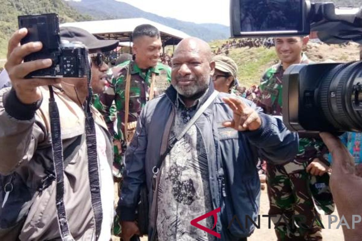 Bupati Nduga Papua minta warganya dukung pembangunan jalan