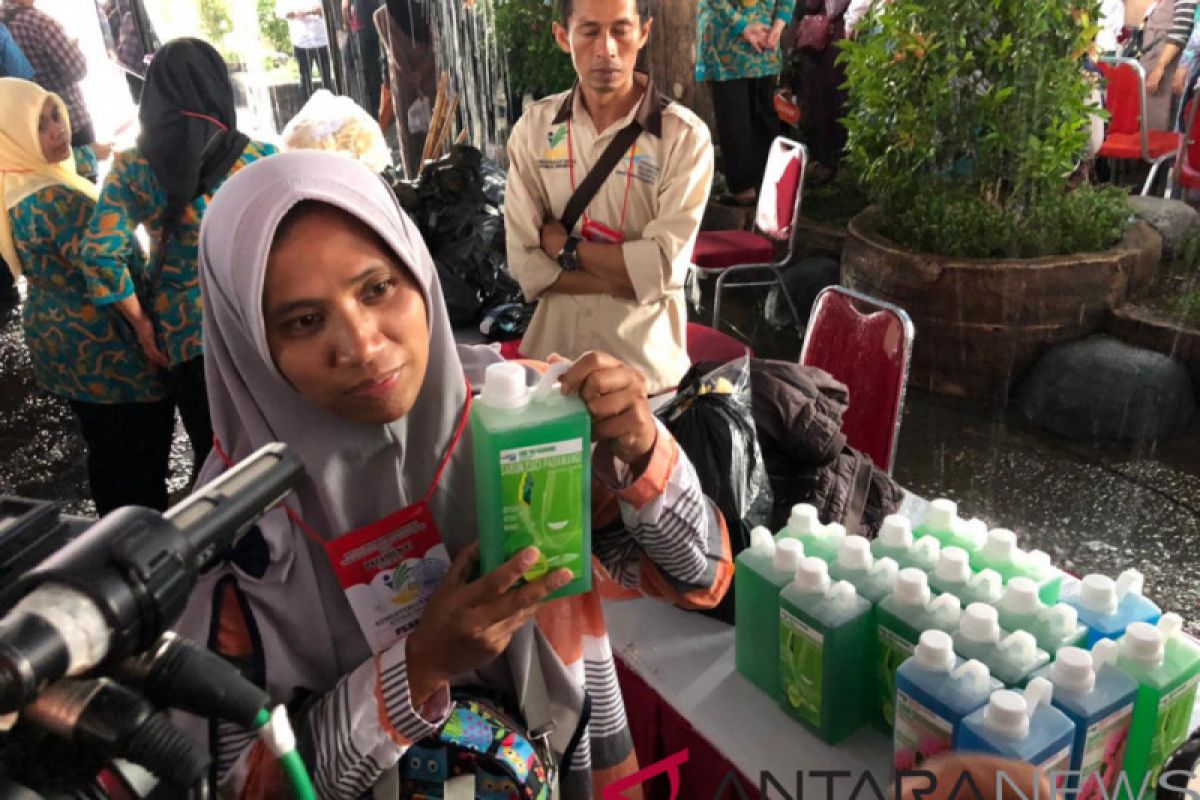 Presiden pesan produk sabun Eli Liawati, warga Garut, senilai Rp2 miliar