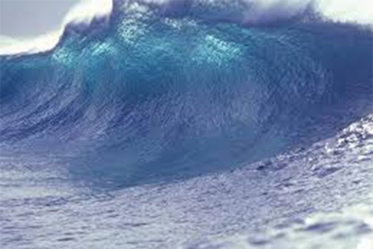 BMKG: Waspada potensi gelombang enam meter di Samudera Hindia